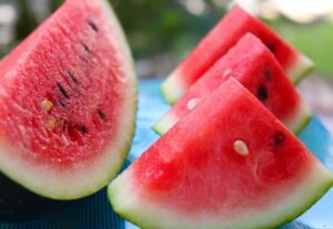 sandia cortada en pedazos